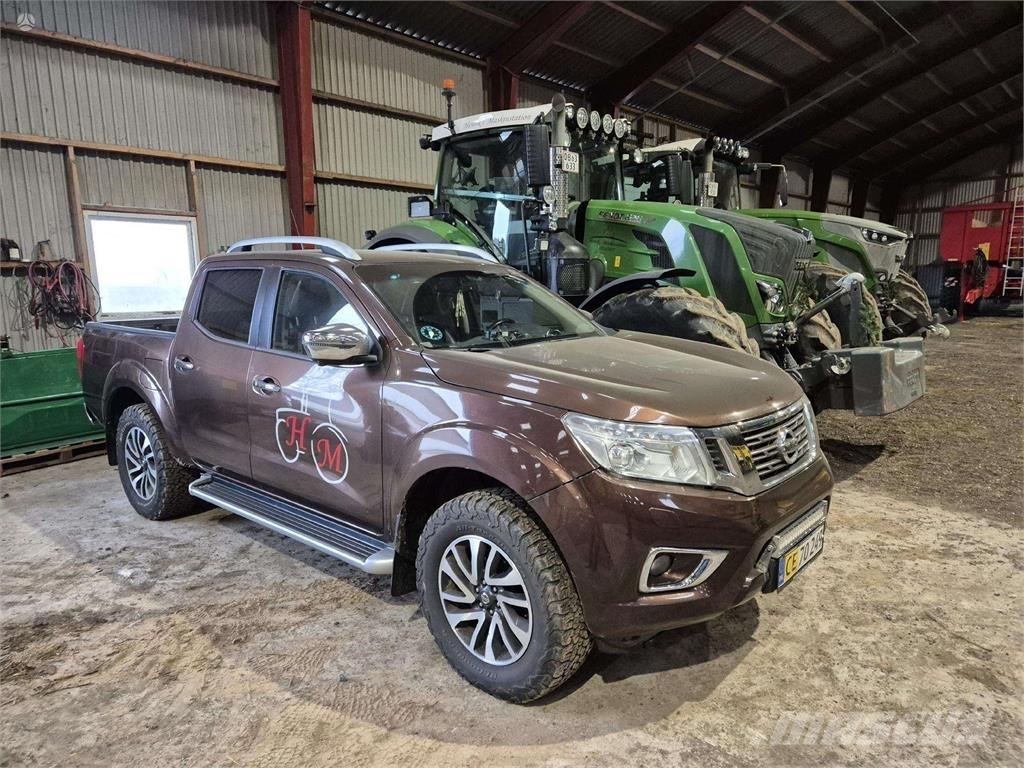 Nissan  Automobily