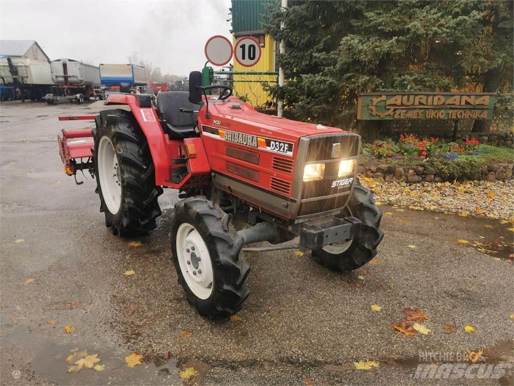 Shibaura D32f Traktory