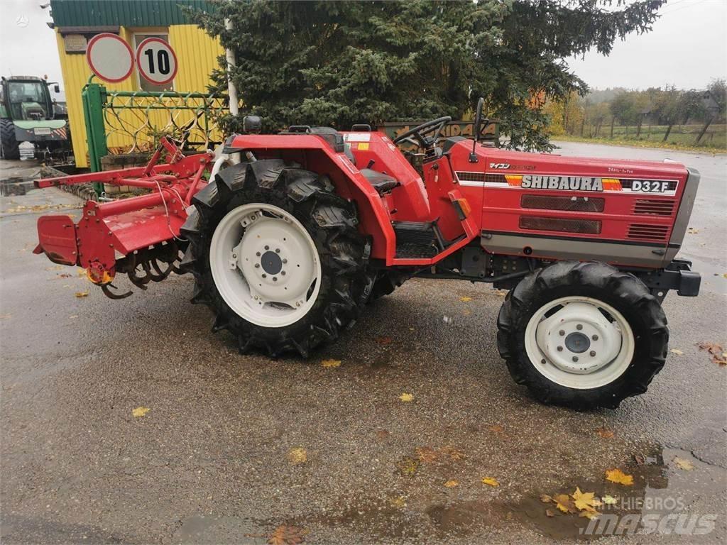 Shibaura D32f Traktory