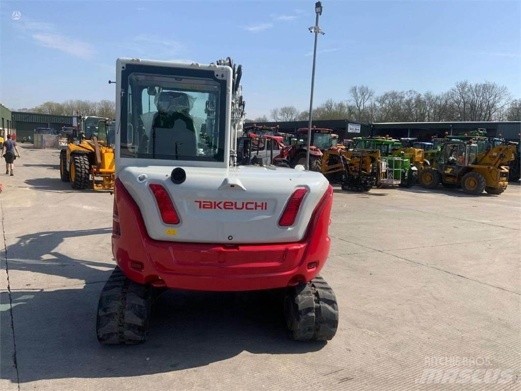 Takeuchi TB370 Pásové rýpadlá