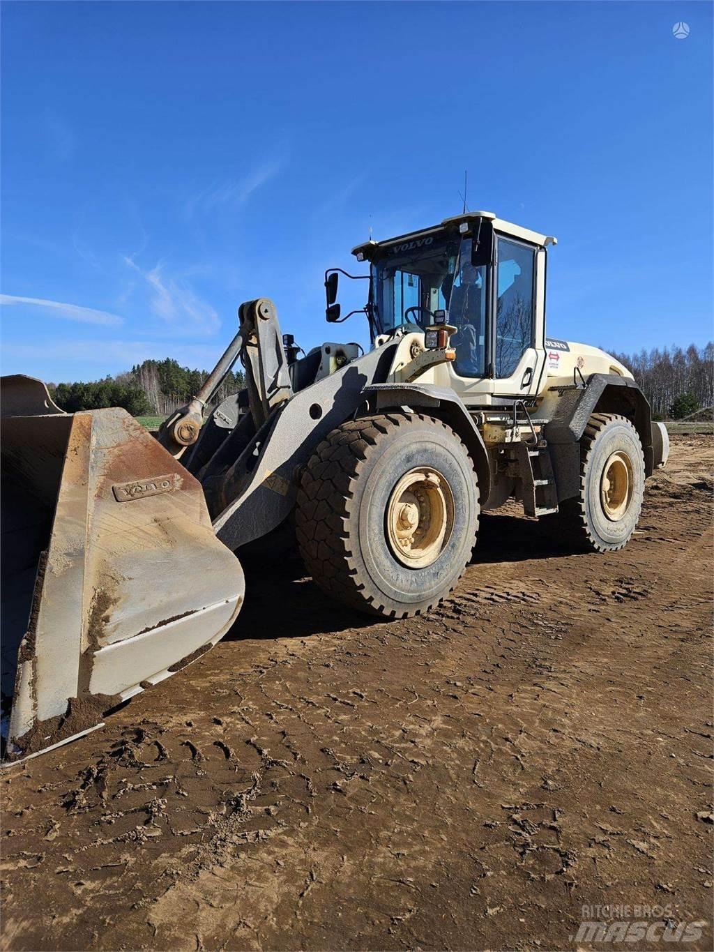 Volvo L120G Kolesové nakladače