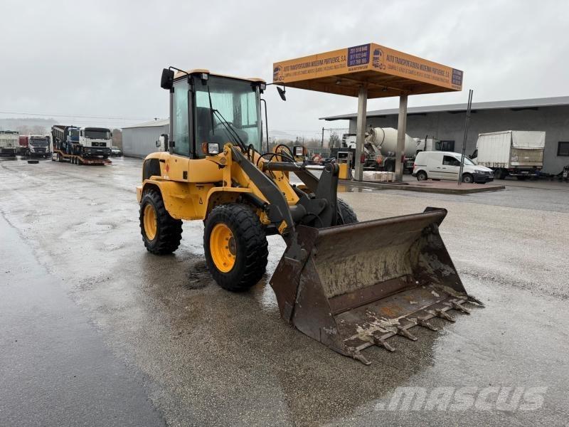 Volvo L 30 Mininakladače
