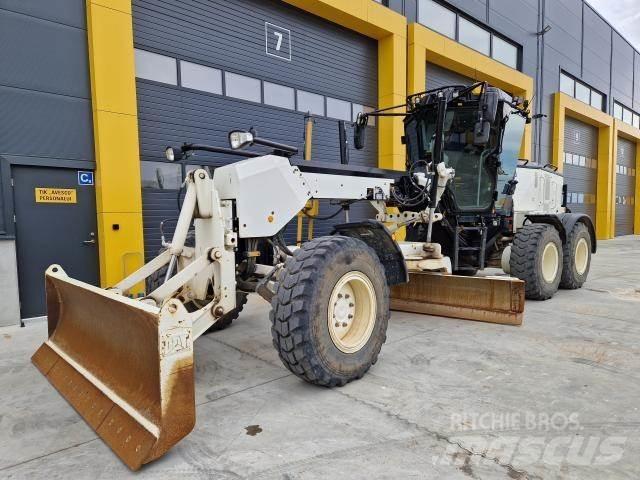 CAT 120AWD Grejdery