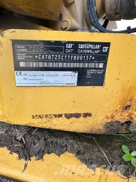 CAT 725C Kĺbové nákladné autá