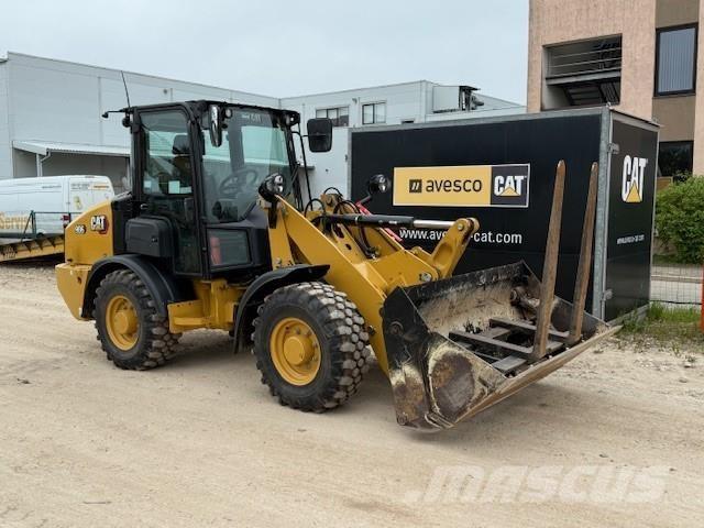 CAT 906 Kolesové nakladače