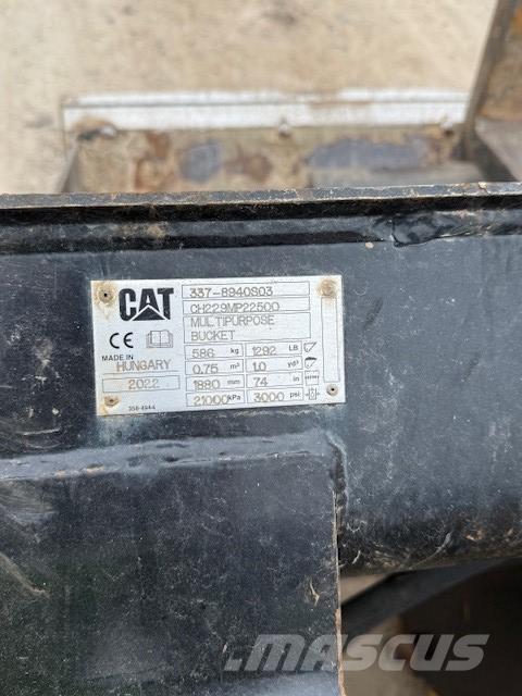 CAT 906 Kolesové nakladače
