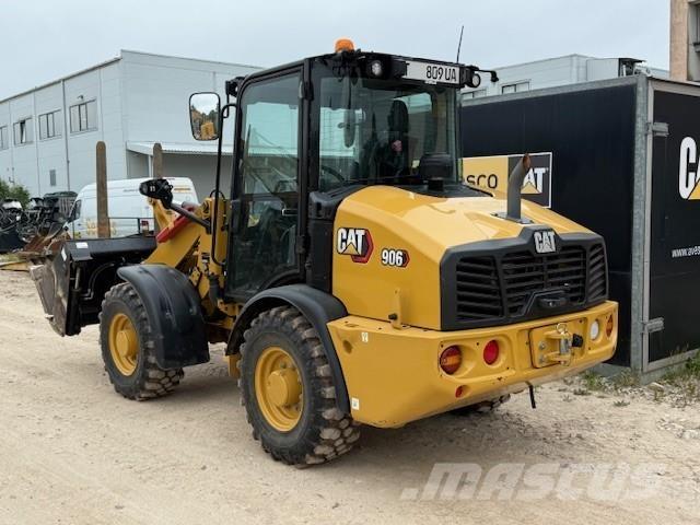 CAT 906 Kolesové nakladače