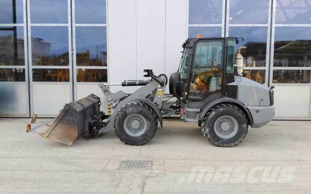 CAT 908H2 Kolesové nakladače