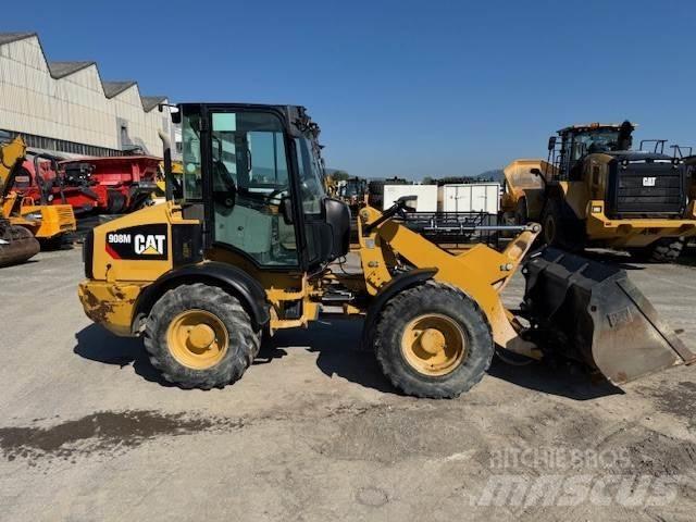 CAT 908M Kolesové nakladače