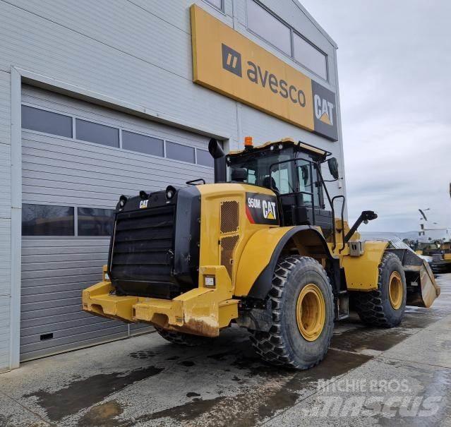CAT 950M Kolesové nakladače