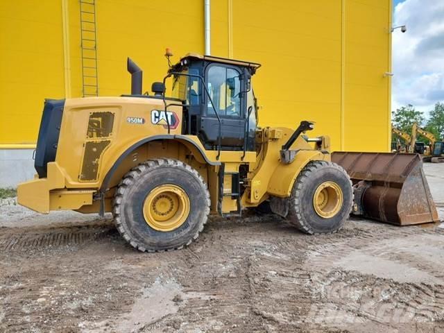 CAT 950M Kolesové nakladače