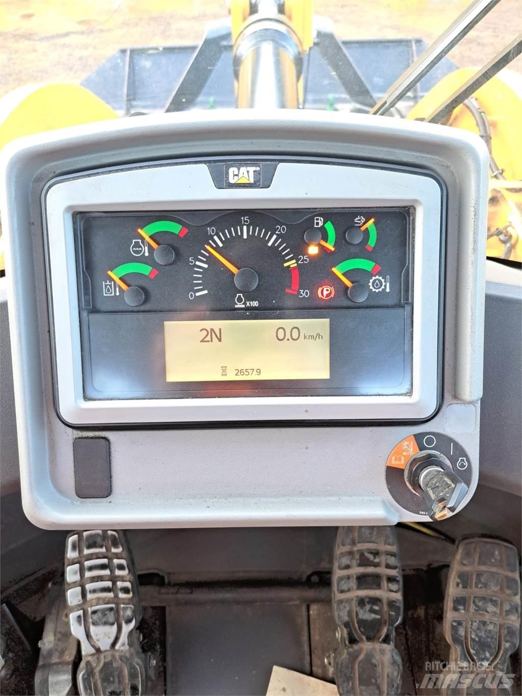 CAT 950M Kolesové nakladače