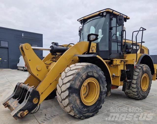 CAT 962M Kolesové nakladače