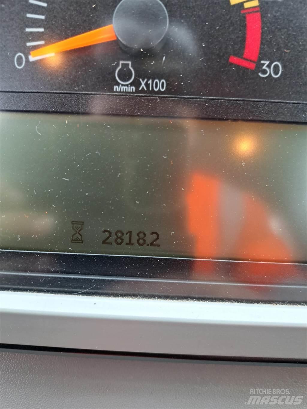 CAT 962M Kolesové nakladače