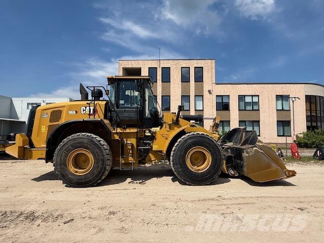 CAT 966 Kolesové nakladače