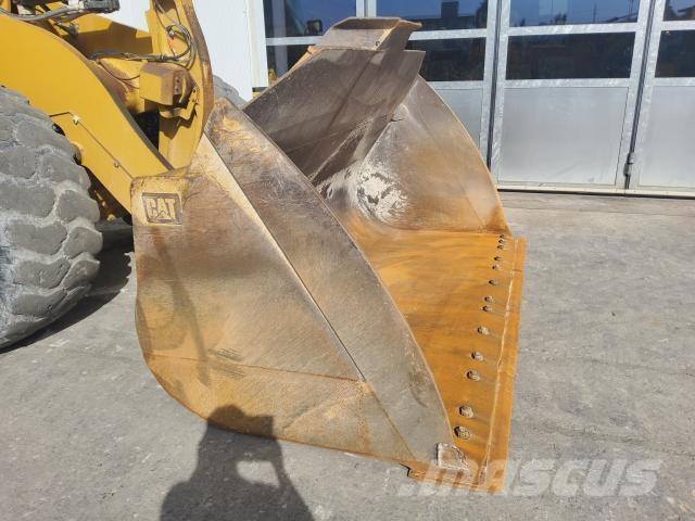 CAT 972M XE Kolesové nakladače