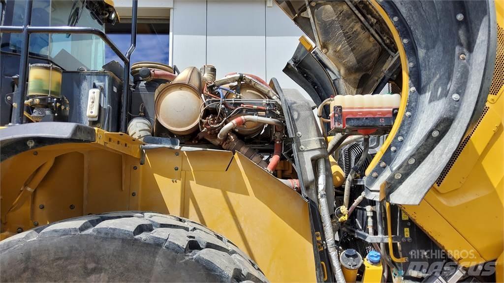 CAT 982M Kolesové nakladače