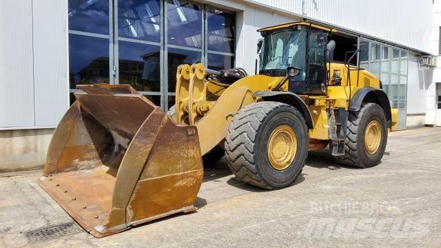 CAT 982M Kolesové nakladače