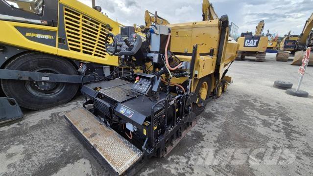 CAT AP300F Finišéry