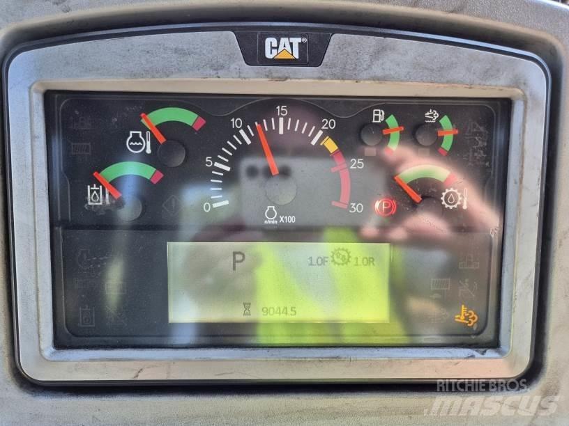 CAT D9T Pásové dozéry
