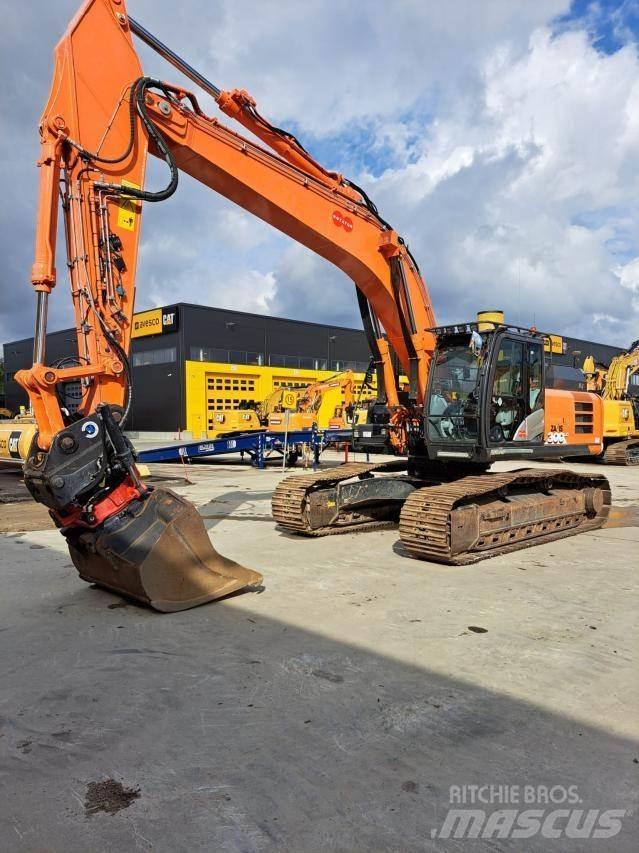 Hitachi ZX300LC-6 Pásové rýpadlá