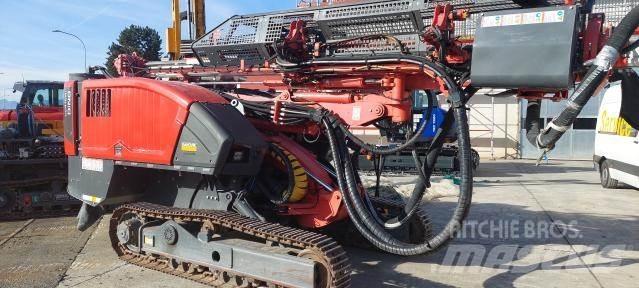 Sandvik DC410Ri Mechanické sejačky