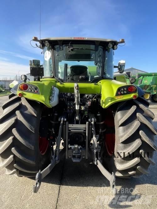 CLAAS Arion 440 Traktory