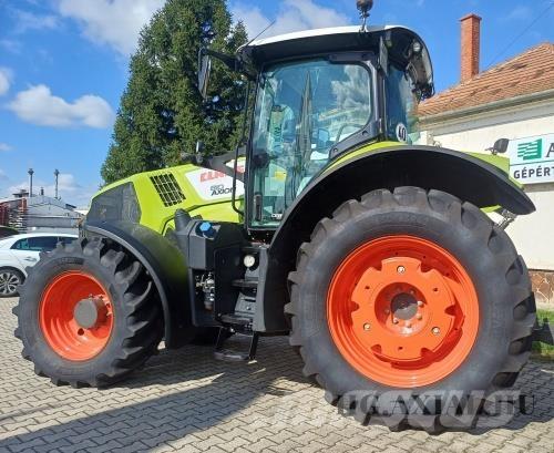 CLAAS Axion 810 Traktory