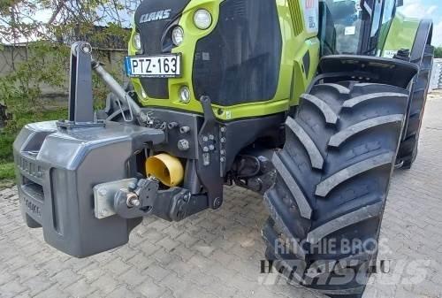 CLAAS Axion 830 Traktory