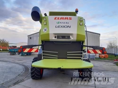 CLAAS Lexion 670 Kombinované zberacie stroje