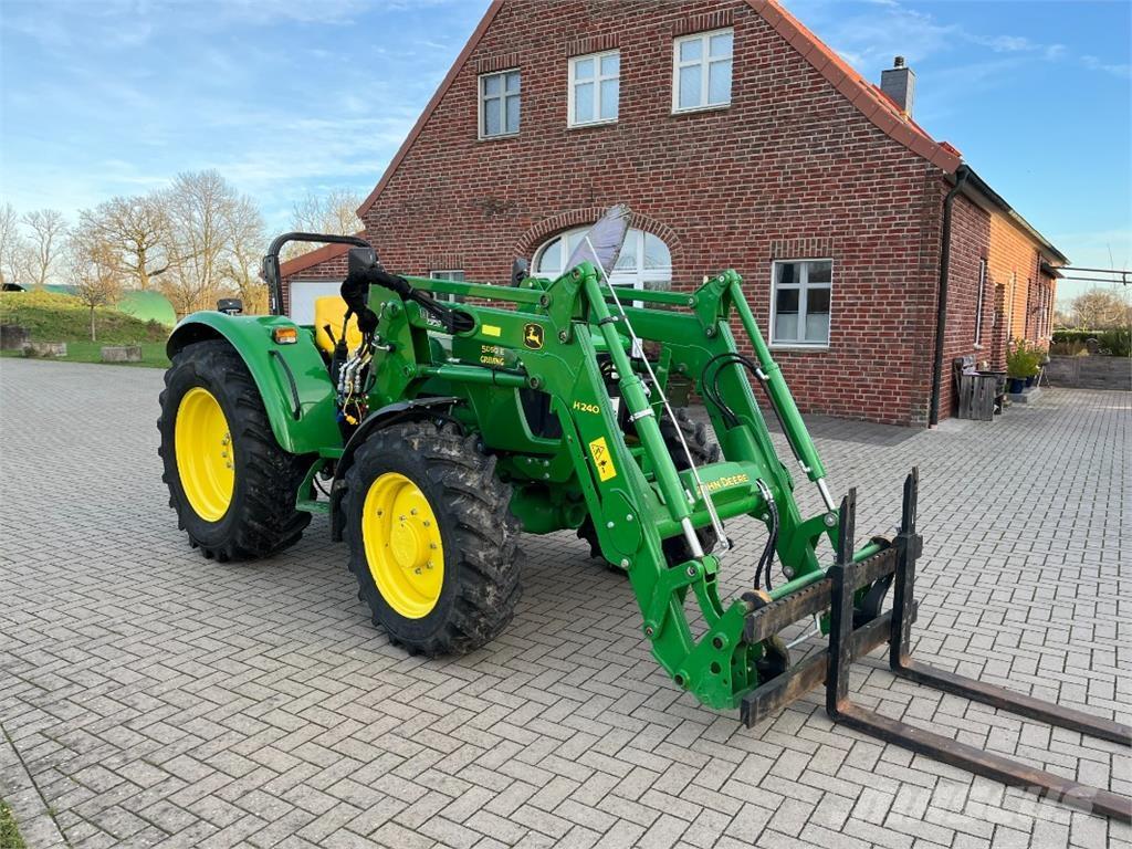 John Deere 5050E Traktory