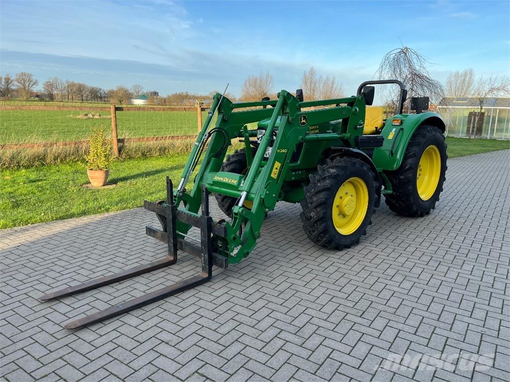 John Deere 5050E Traktory