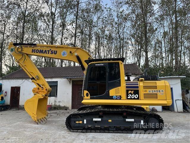 Komatsu PC200-8 Pásové rýpadlá