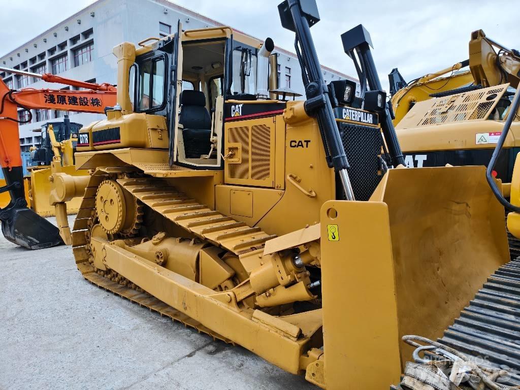 CAT D 7 R Pásové dozéry