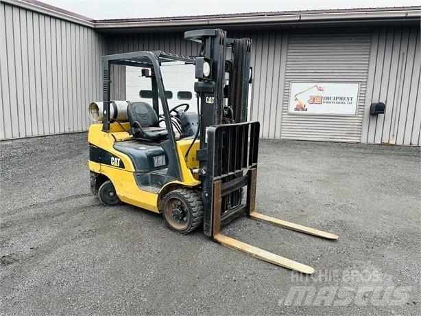 CAT C 6000 Kontajnerové manipulátory