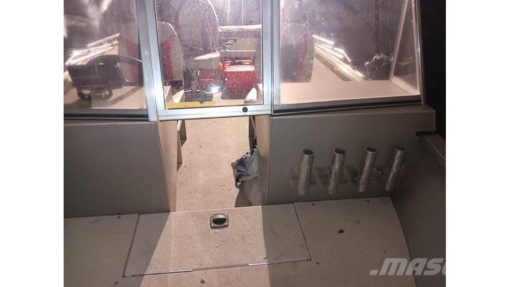  tracker 16 Foot Námorné pomocné motory