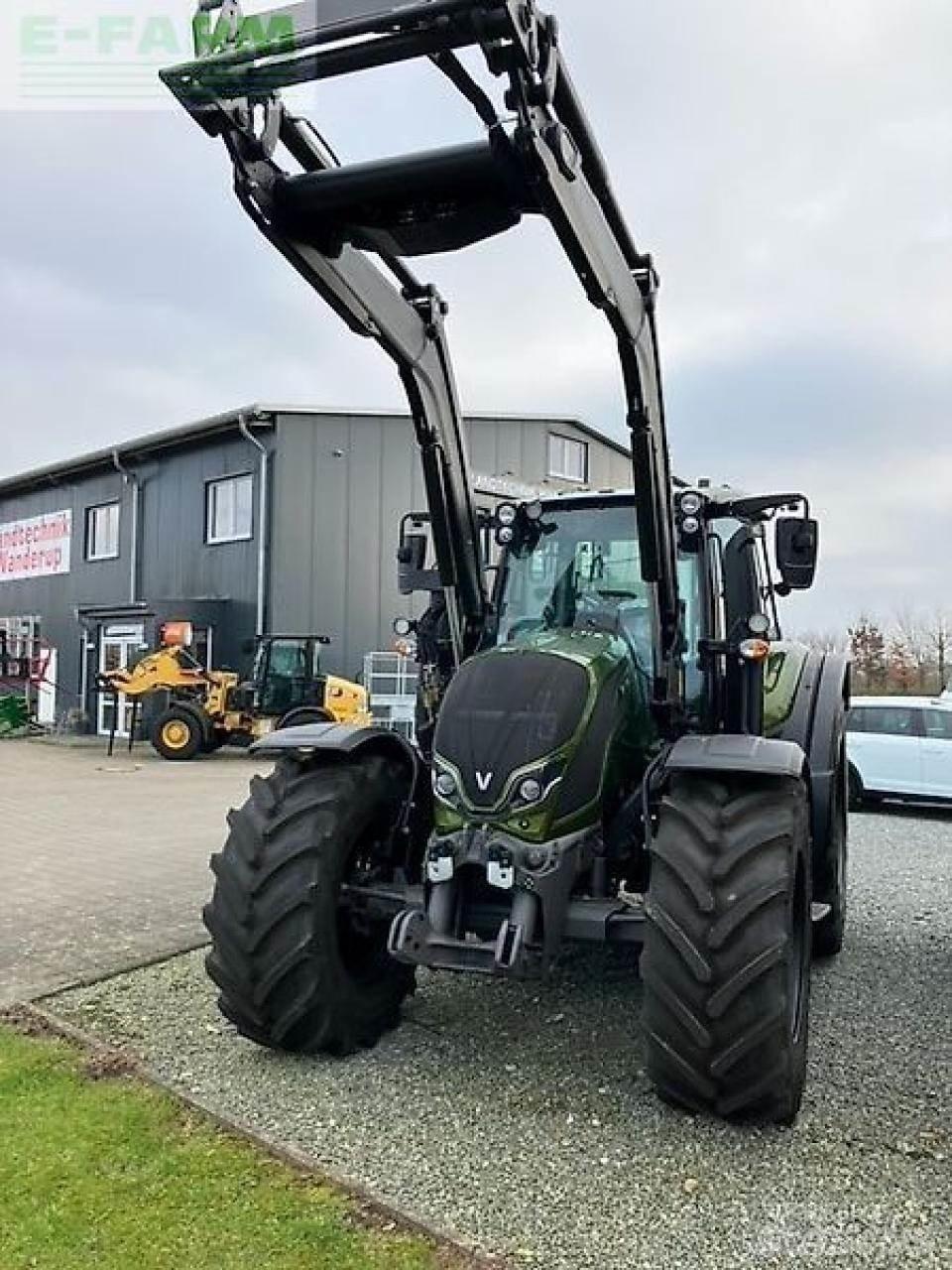 Valtra n155ea Traktory