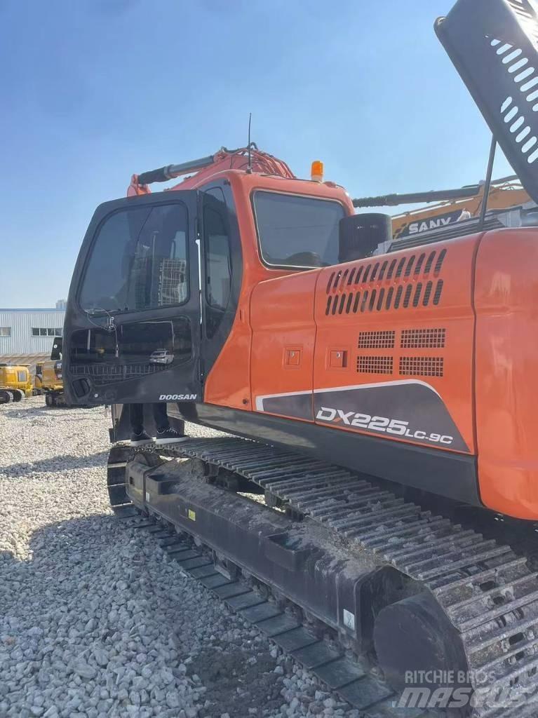 Doosan DX 225LC-9C Pásové rýpadlá