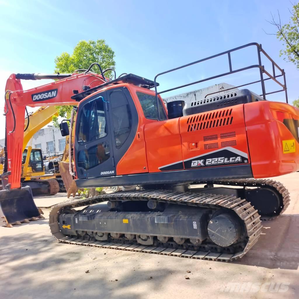 Doosan DX 225 LCA Pásové rýpadlá