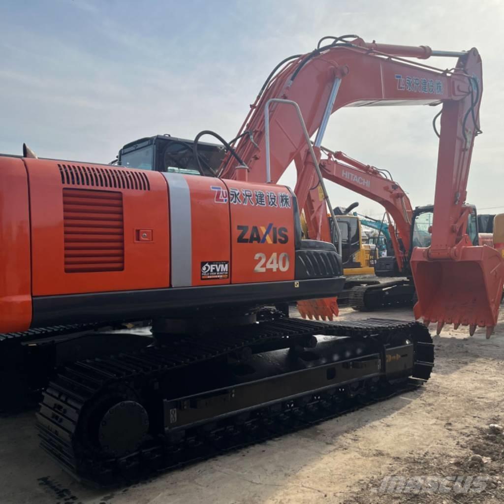 Hitachi ZX 240 Pásové rýpadlá