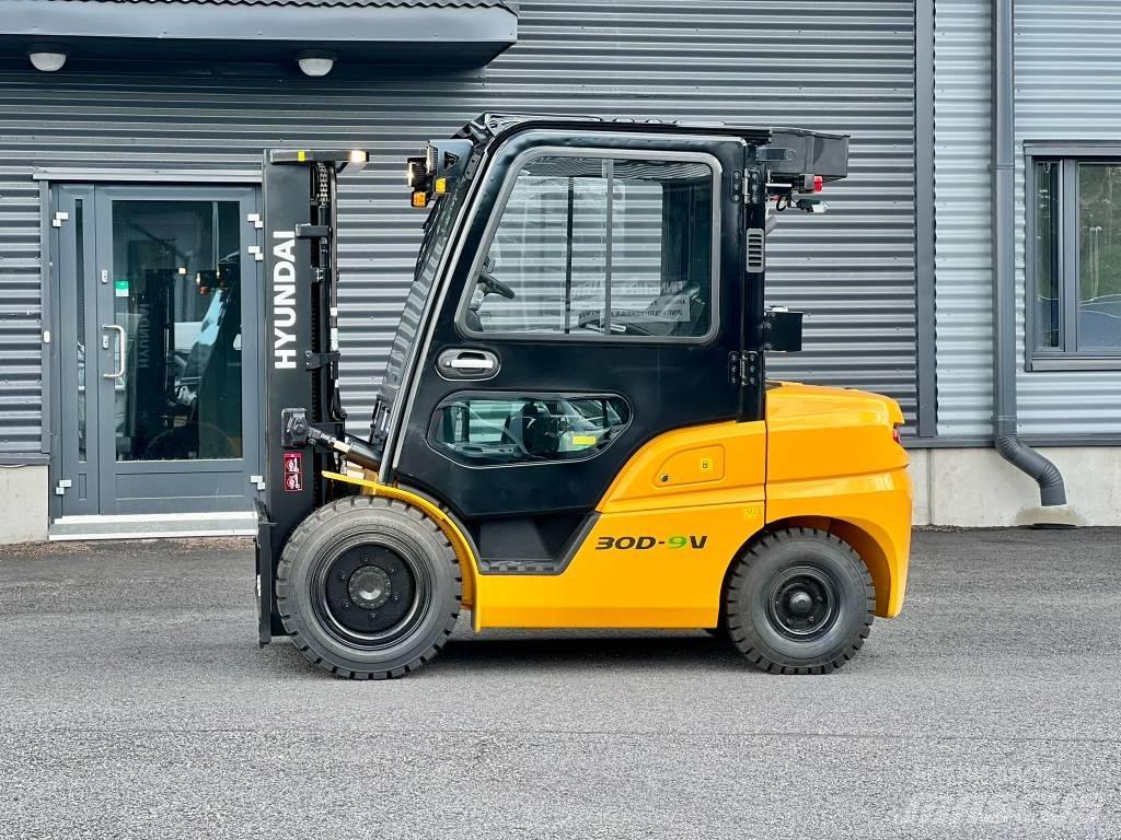 Hyundai 30D-9V Dieselové vozíky