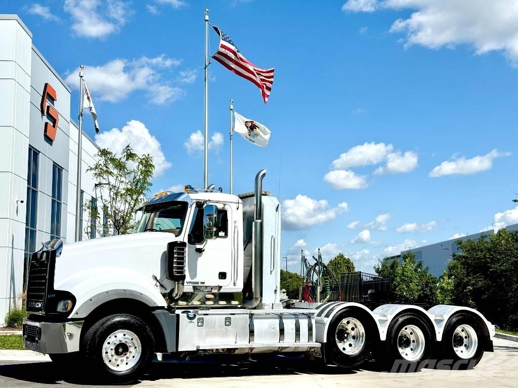 Mack Titan TD 713 Ťahače