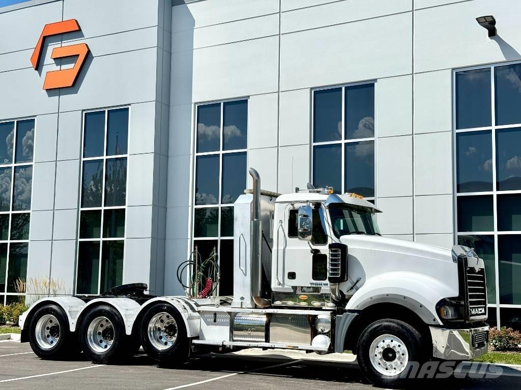 Mack Titan TD 713 Ťahače