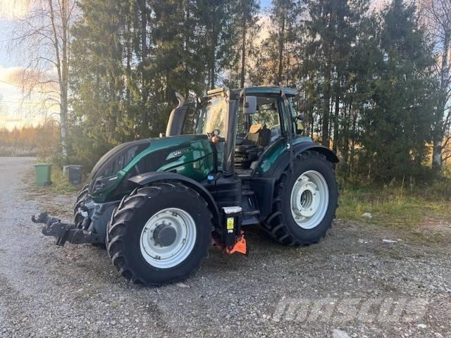 Valtra T194 versu Traktory