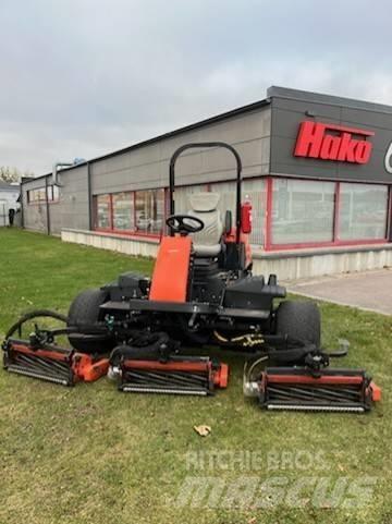 Jacobsen 305 Kosačky fervejí