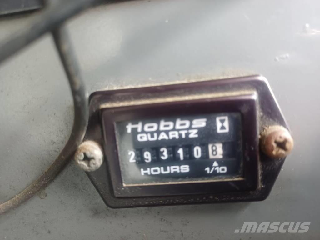 Kobelco CKE 2500 Pásové žeriavy