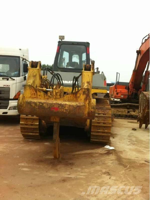 Komatsu d155a-3 Pásové dozéry