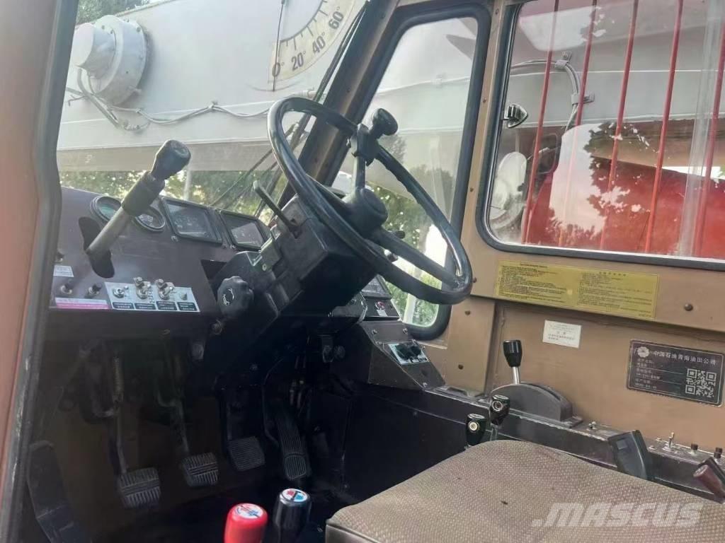 Tadano TR 250 EX Univerzálne terénne žeriavy