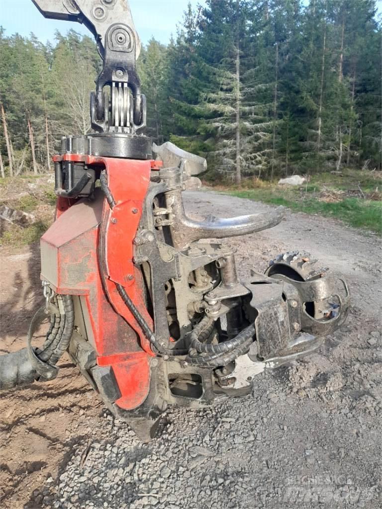 Komatsu C93 Žatevné hlavy