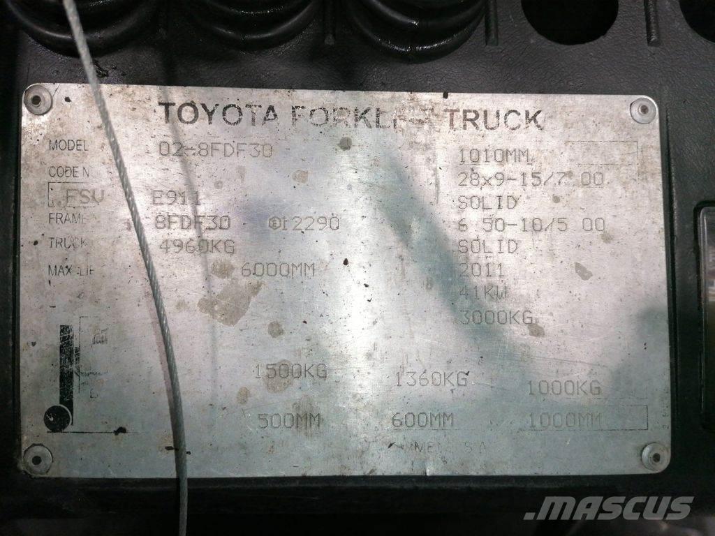 Toyota 02-8FDF30 Dieselové vozíky
